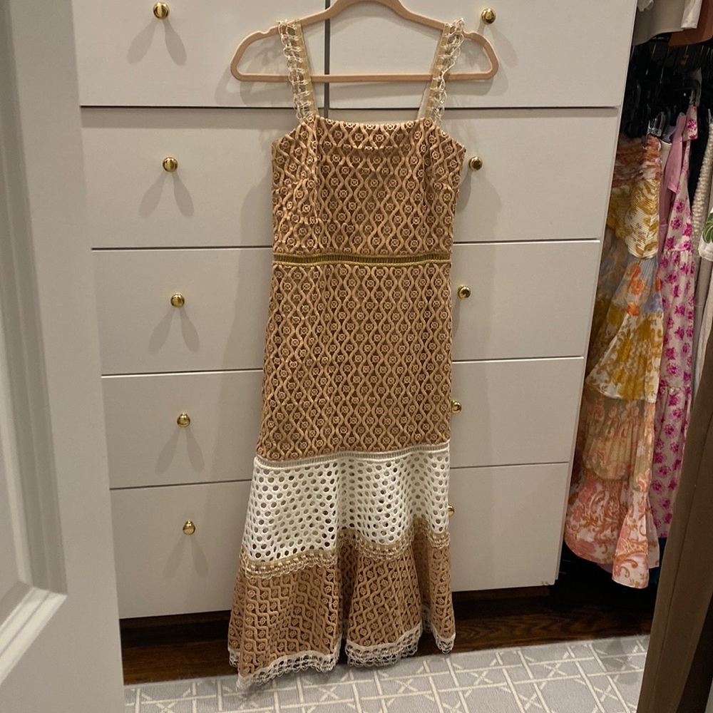 Alexis dress tan and white - medium